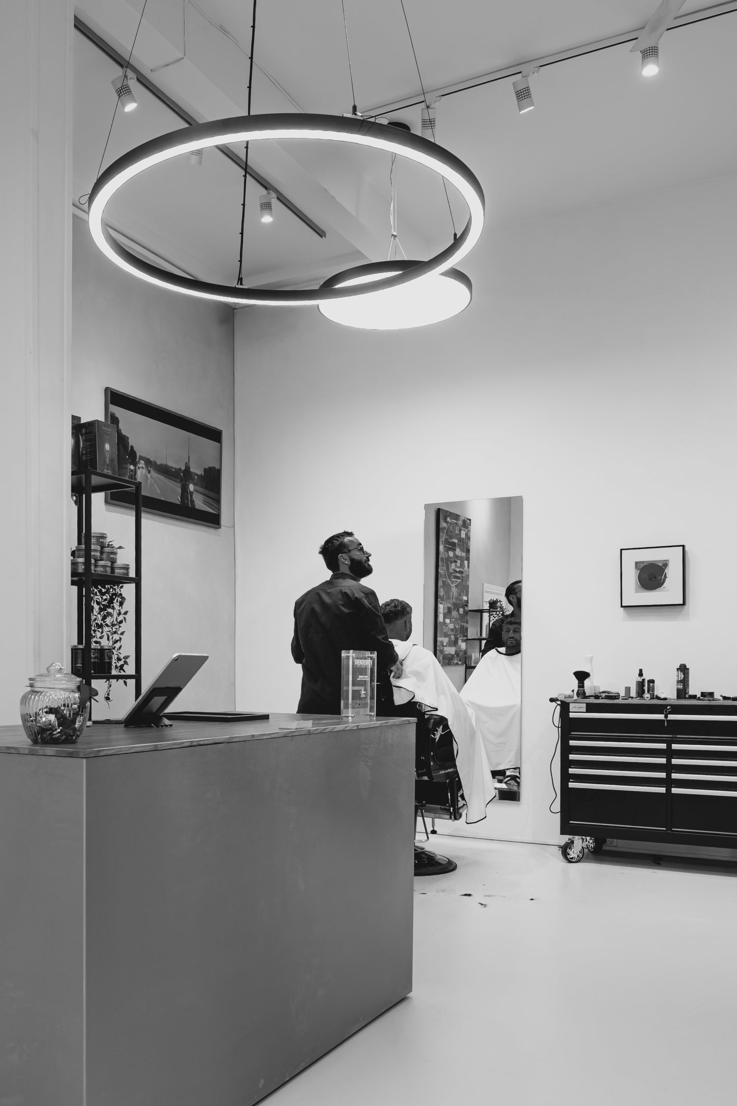 Sun Circle LED - Czarne okrągłe oświetlenie robocze - ø100cm