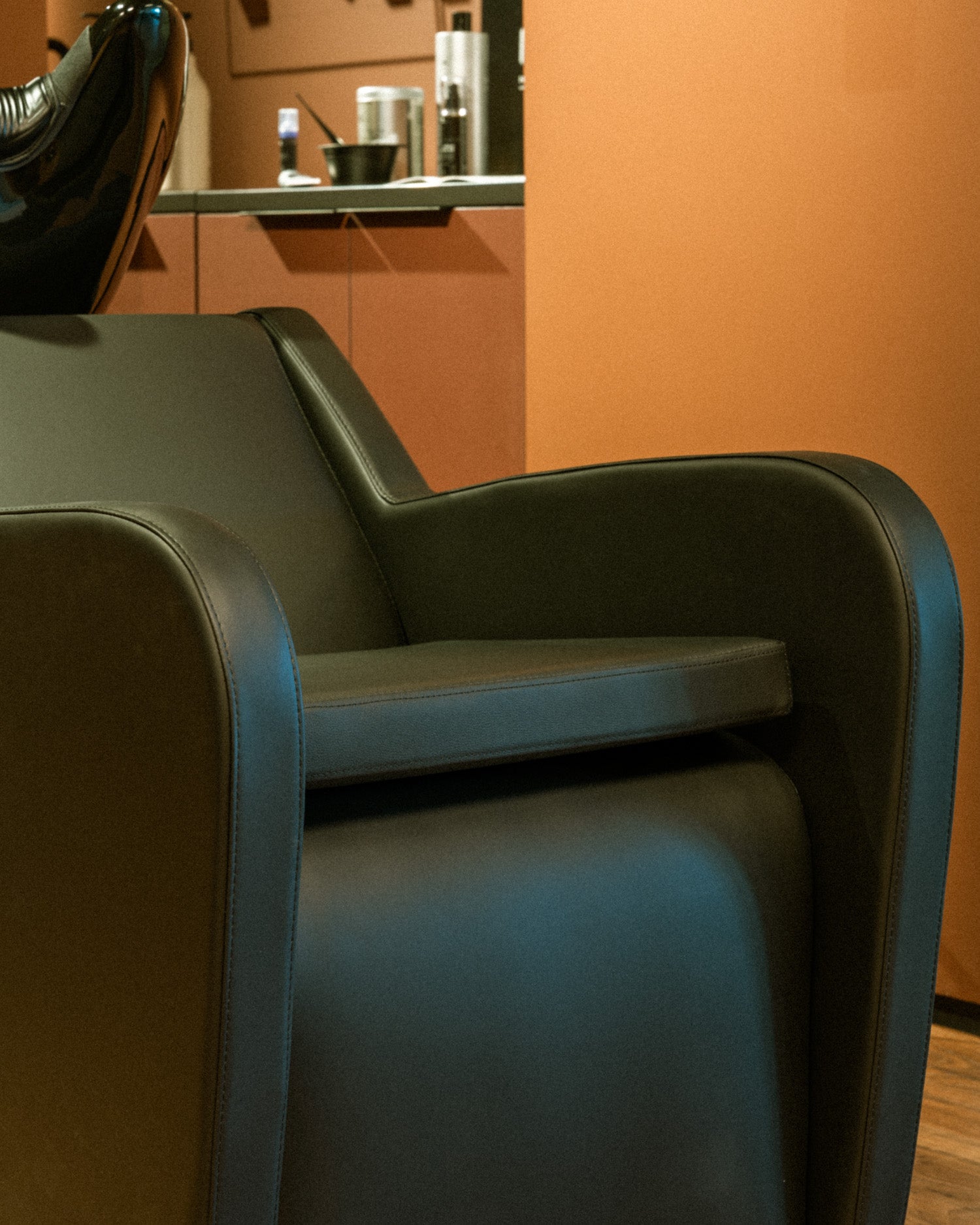 Clyde - Czarna poduszka seniora