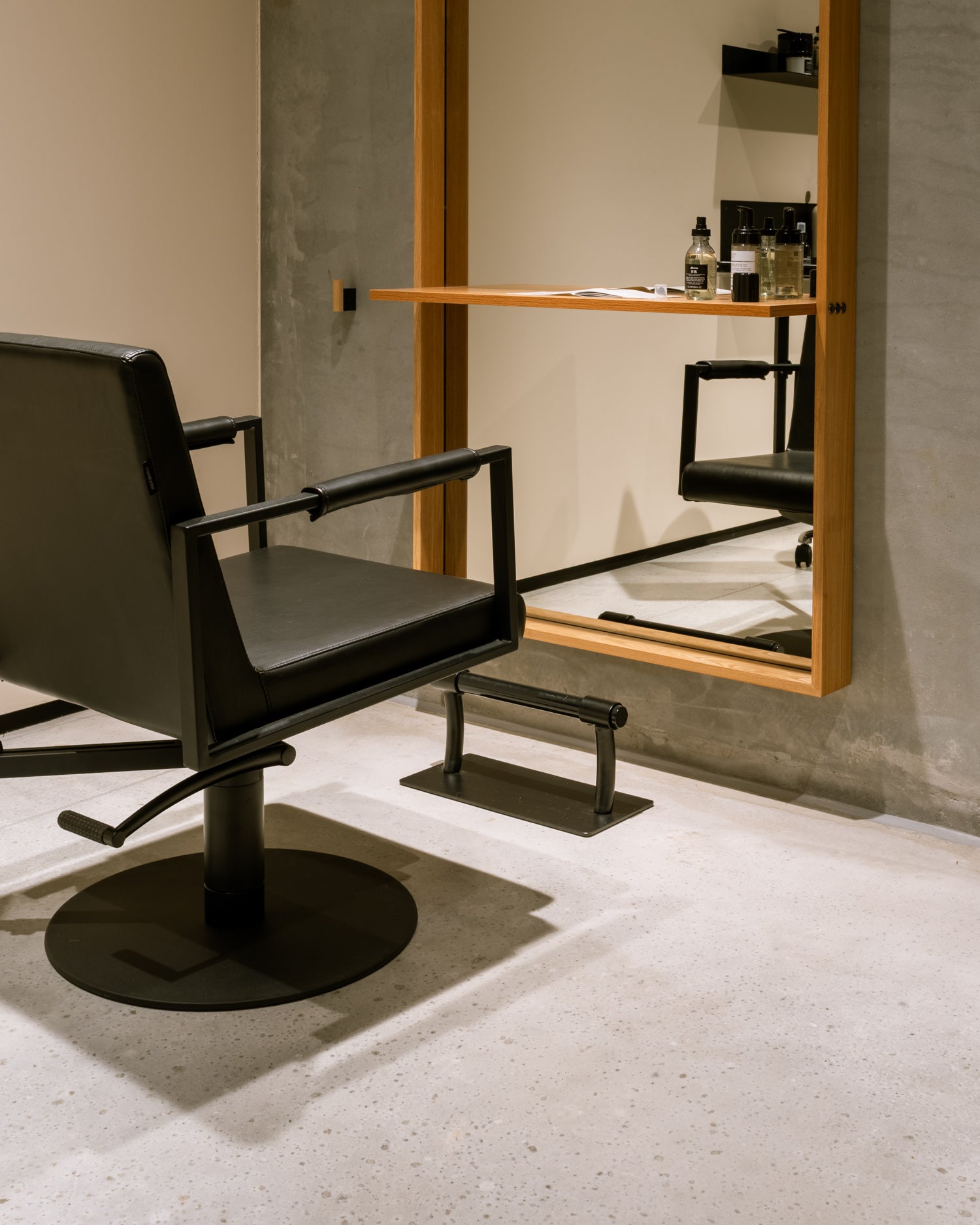 Supernova - Czarny podnóżek - Wolnostojący