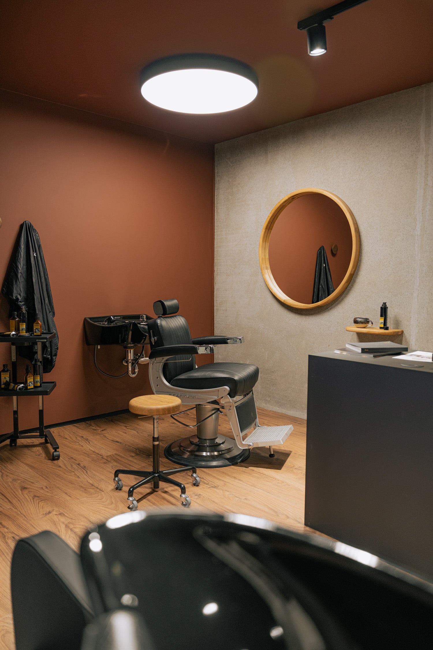 Sun LED - Czarna okrągła oświetlenie fryzjerskie - ø80cm