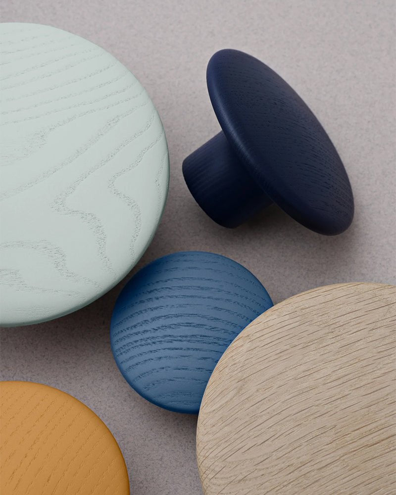 Dots - Wieszak z szałwiowego dębu - ø17